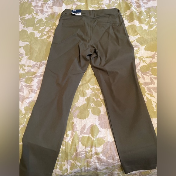 NWT Old Navy Pixie High Rise Army Green - Picture 2 of 6